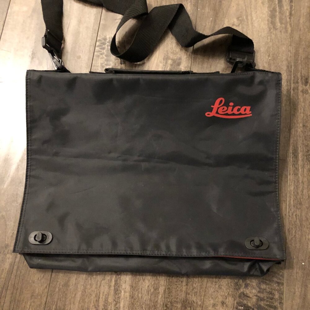 LEICA - Excellent condition Vintage camera messenger bag
